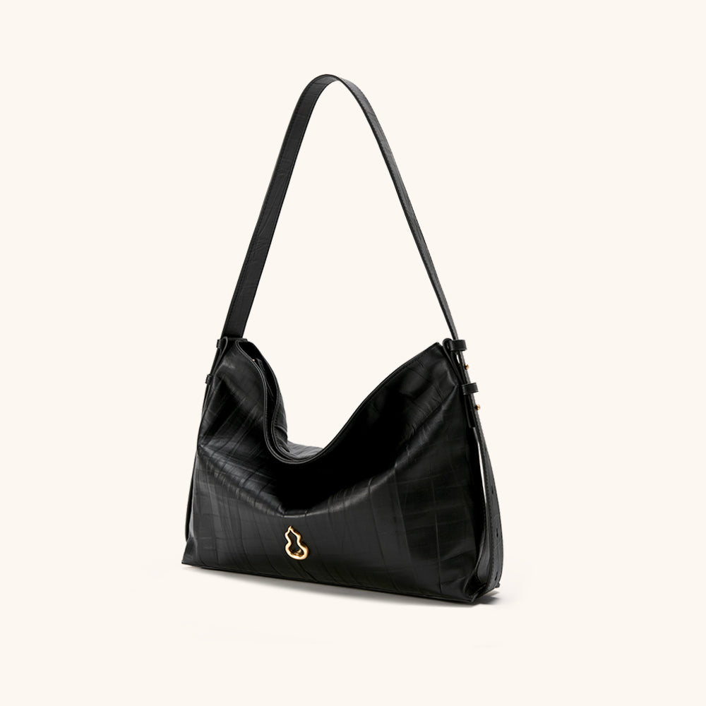 Medium Flow Hobo (Dong Grid Embossed)