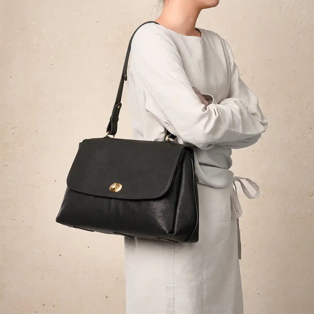 Relume Messenger Bag