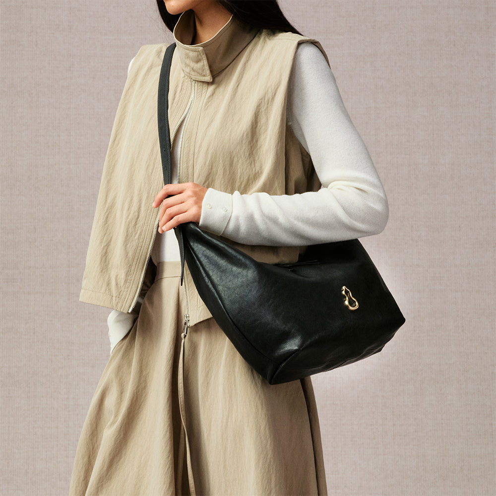 Large Flow Crescent Bag (Vegetable-Tanned)