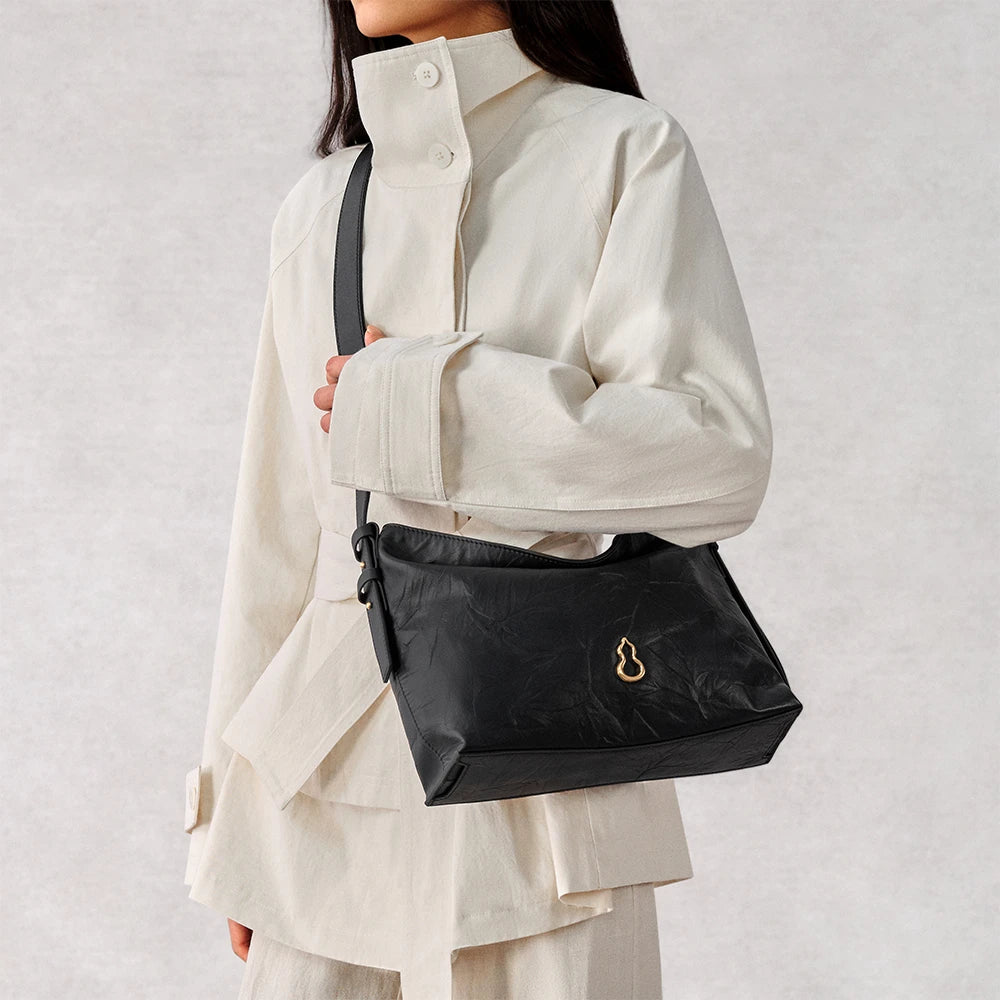 Medium Flow Hobo (Dong Hand-Crinkled Texture)