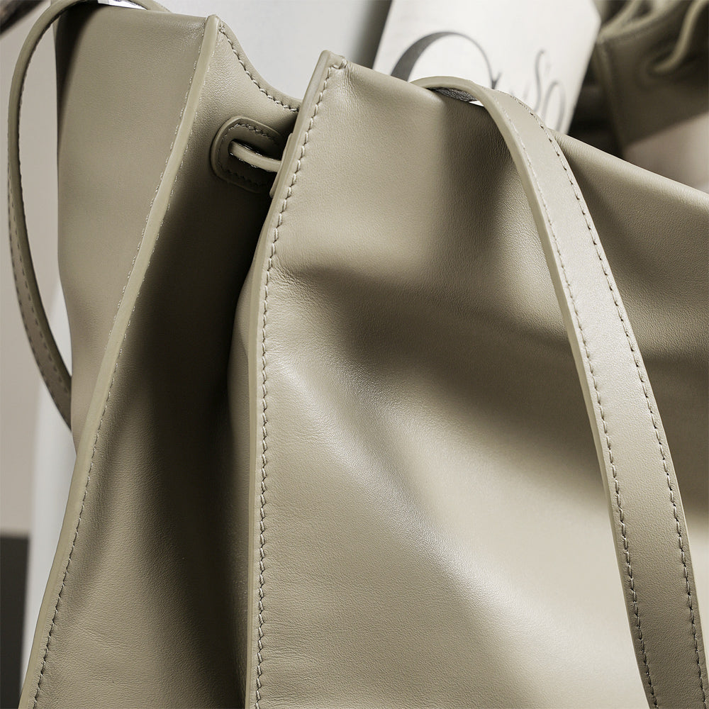 Medium Flow Tote