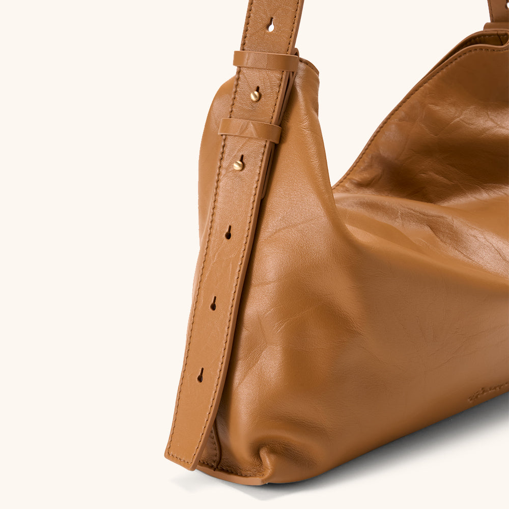 Medium Flow Hobo (Dong Hand-Crinkled Texture)