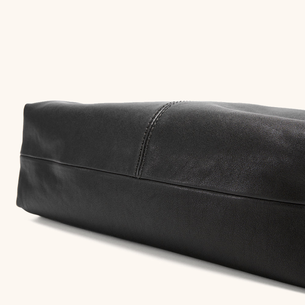 Large Flow Crescent Bag (Vegetable-Tanned)