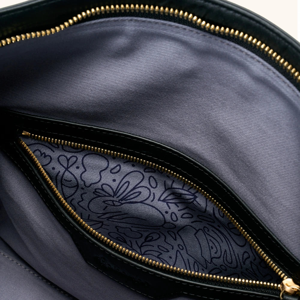 Medium Flow Hobo (Dong Hand-Crinkled Texture)