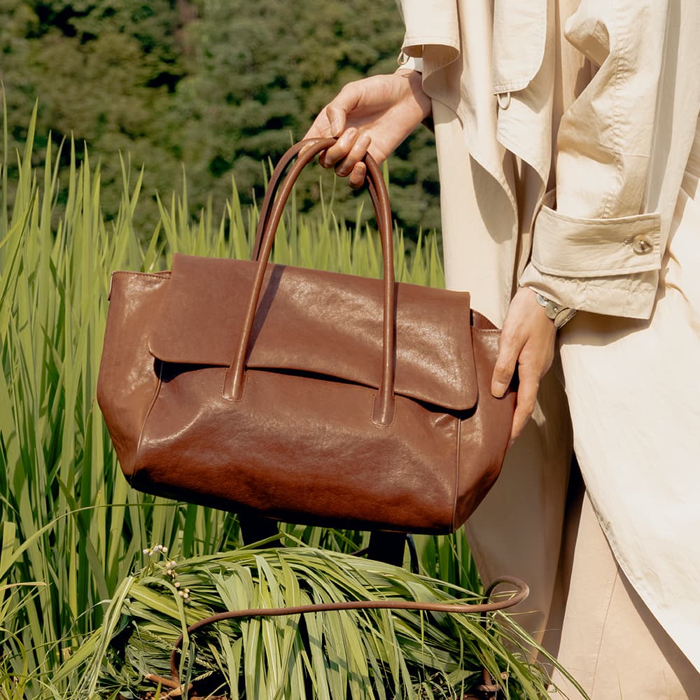 Fulfill Flap Tote
