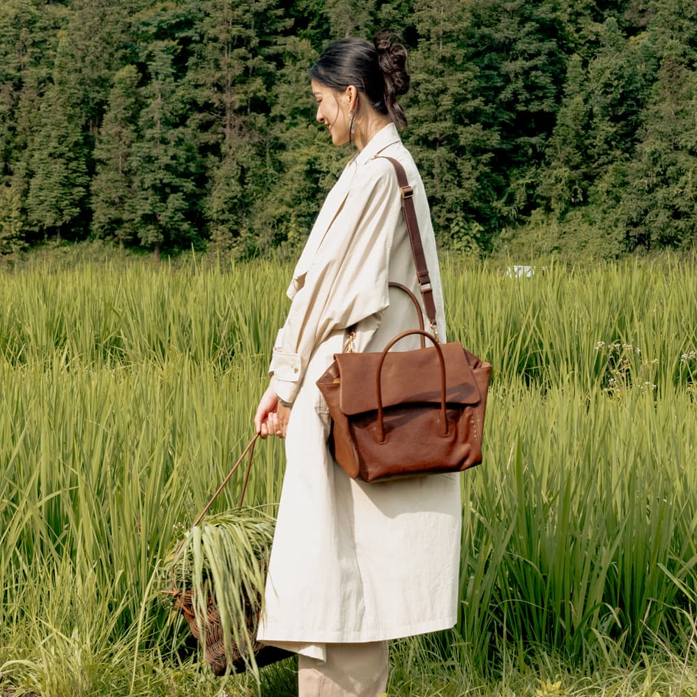 Fulfill Flap Tote