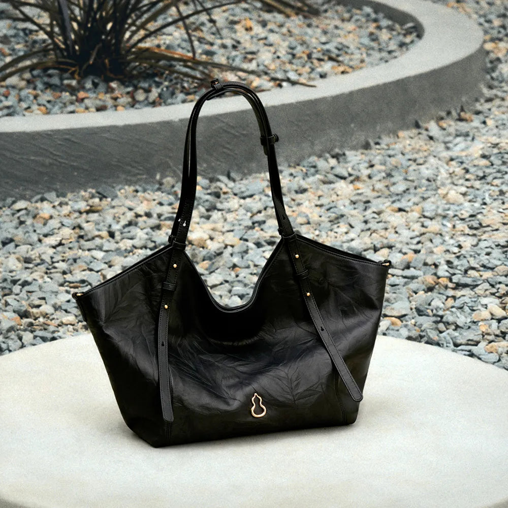 Fulfill Ease Dong Hand-Crinkled Tote