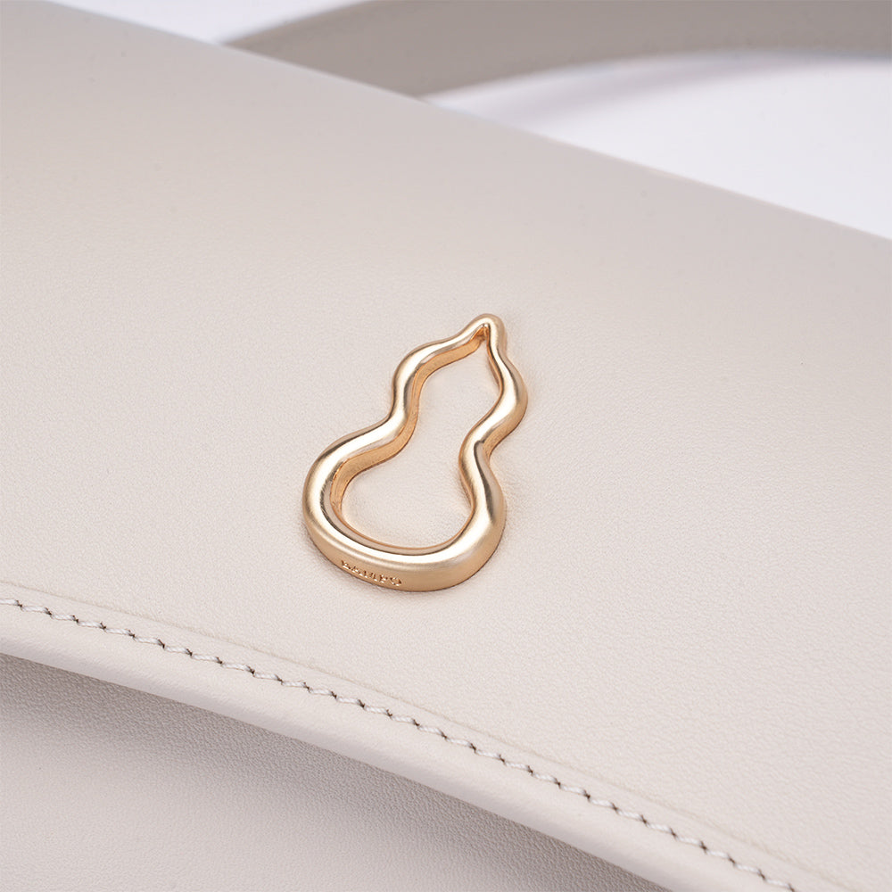 Hulu Hardware of the Bampo Ella Crossbody Bag