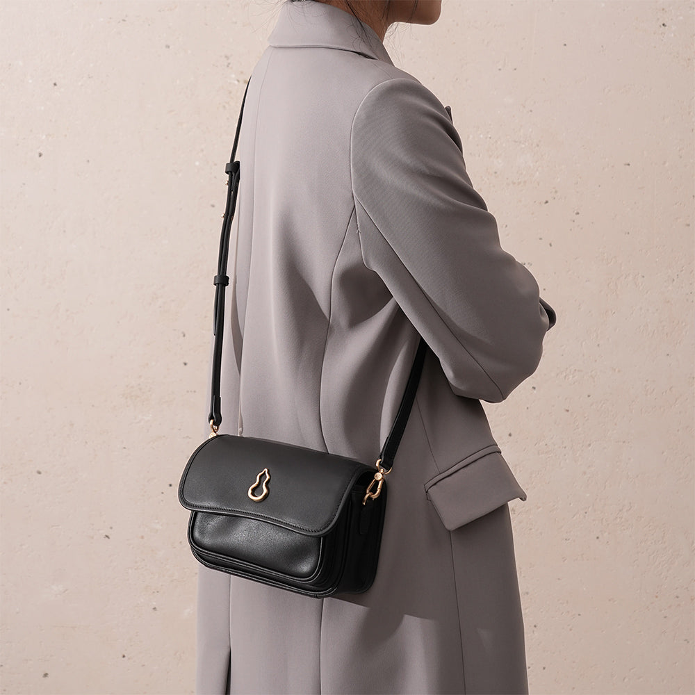 Bampo Ella Crossbody Bag on Model 2