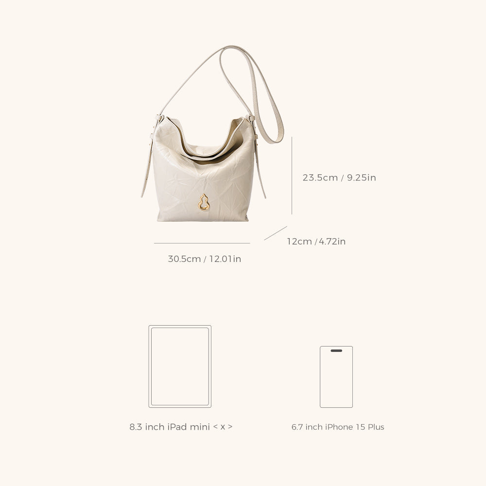 Dimensions of the Bampo Flow Bucket Bag