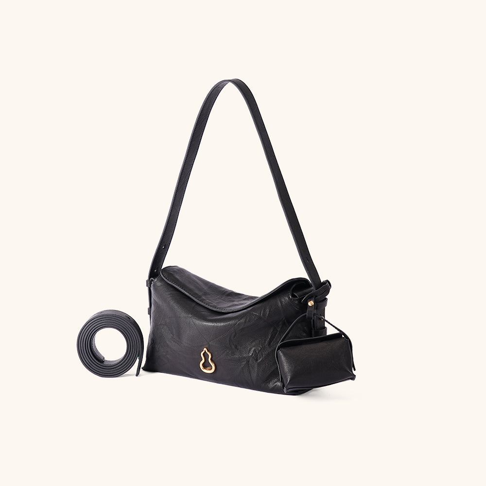 Side View of the Bampo Flow Pillow Bag