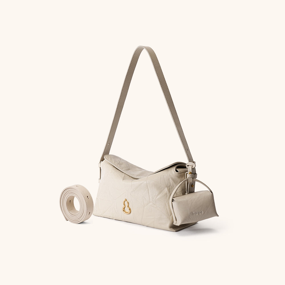 Side View of the Bampo Flow Pillow Bag