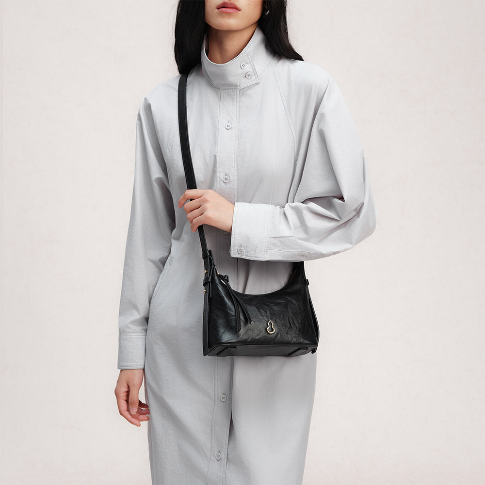 Bampo Glow Hobo on Model 7