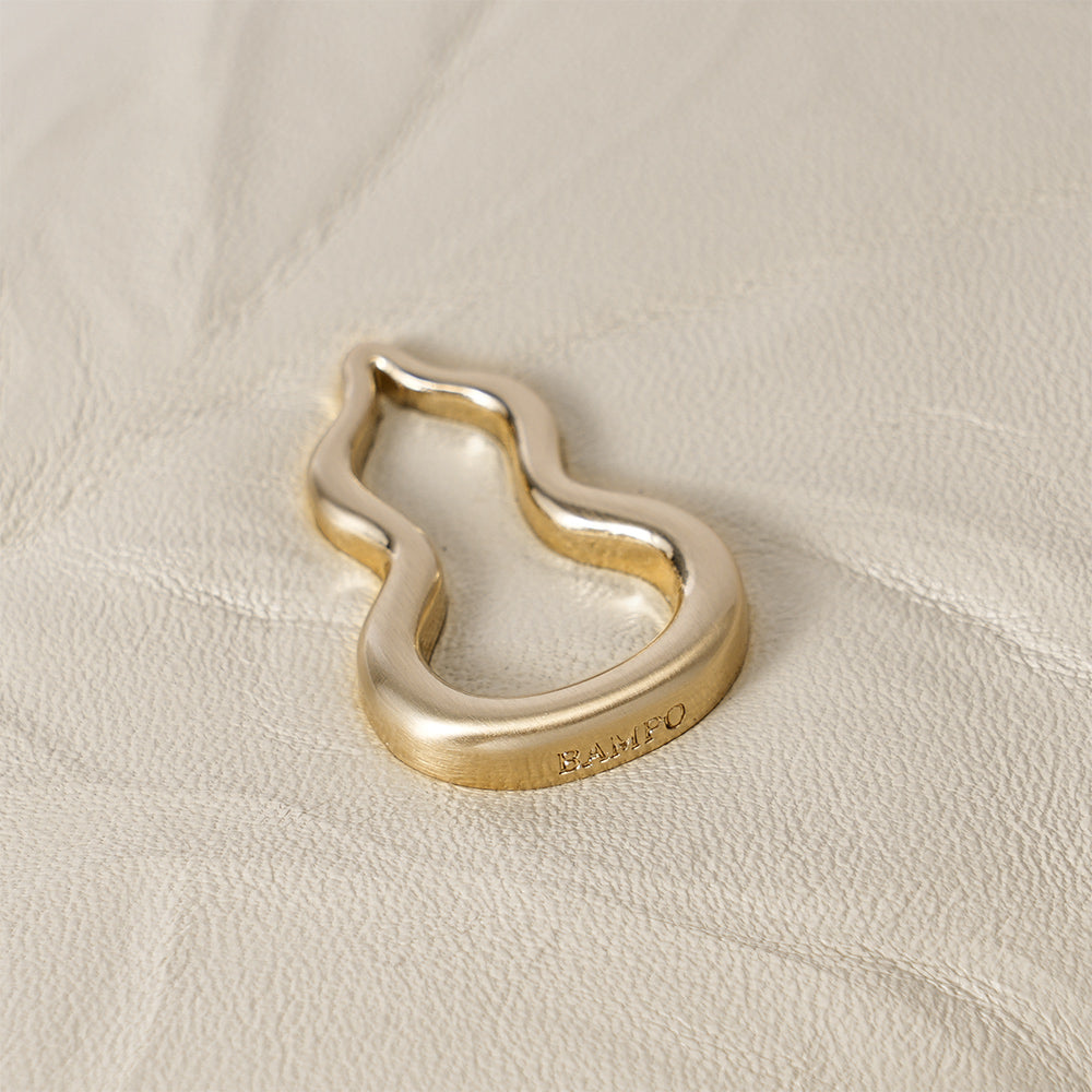 Hulu Hardware of the Bampo Glow Hobo