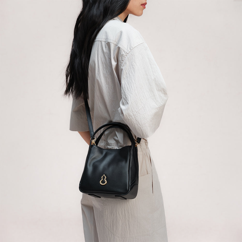 Bampo Harmony Bucket Bag on Model 6