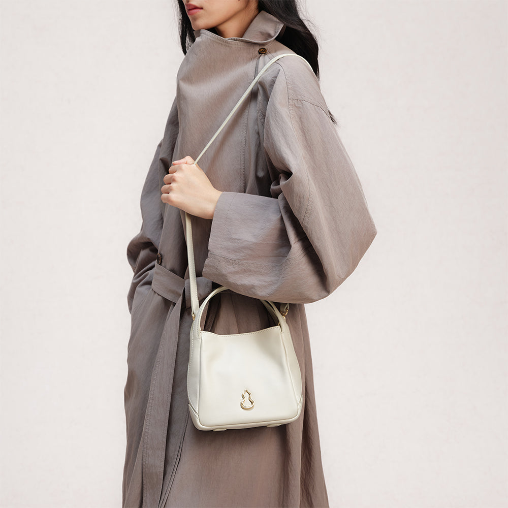 Bampo Harmony Bucket Bag on Model 7