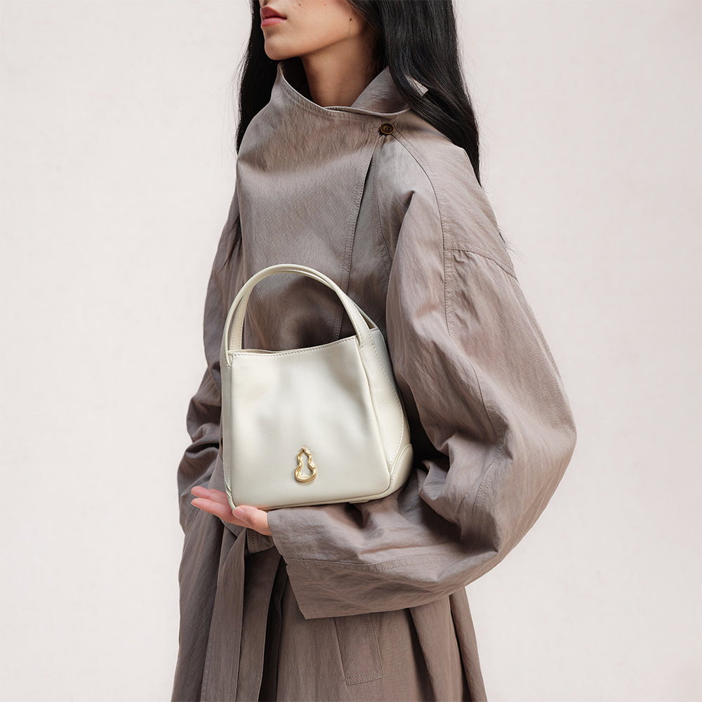 Bampo Harmony Bucket Bag on Model 9