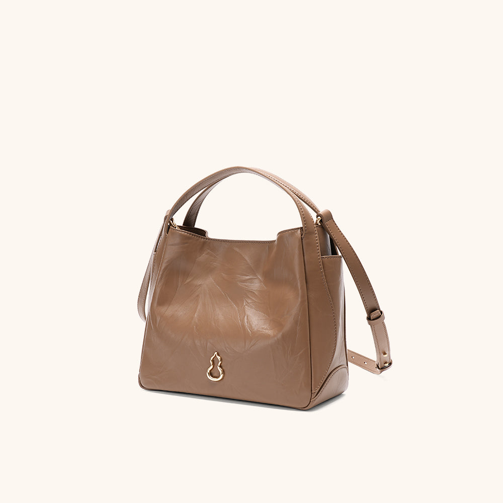 Side View of the Bampo Harmony Tote (Texture Version)