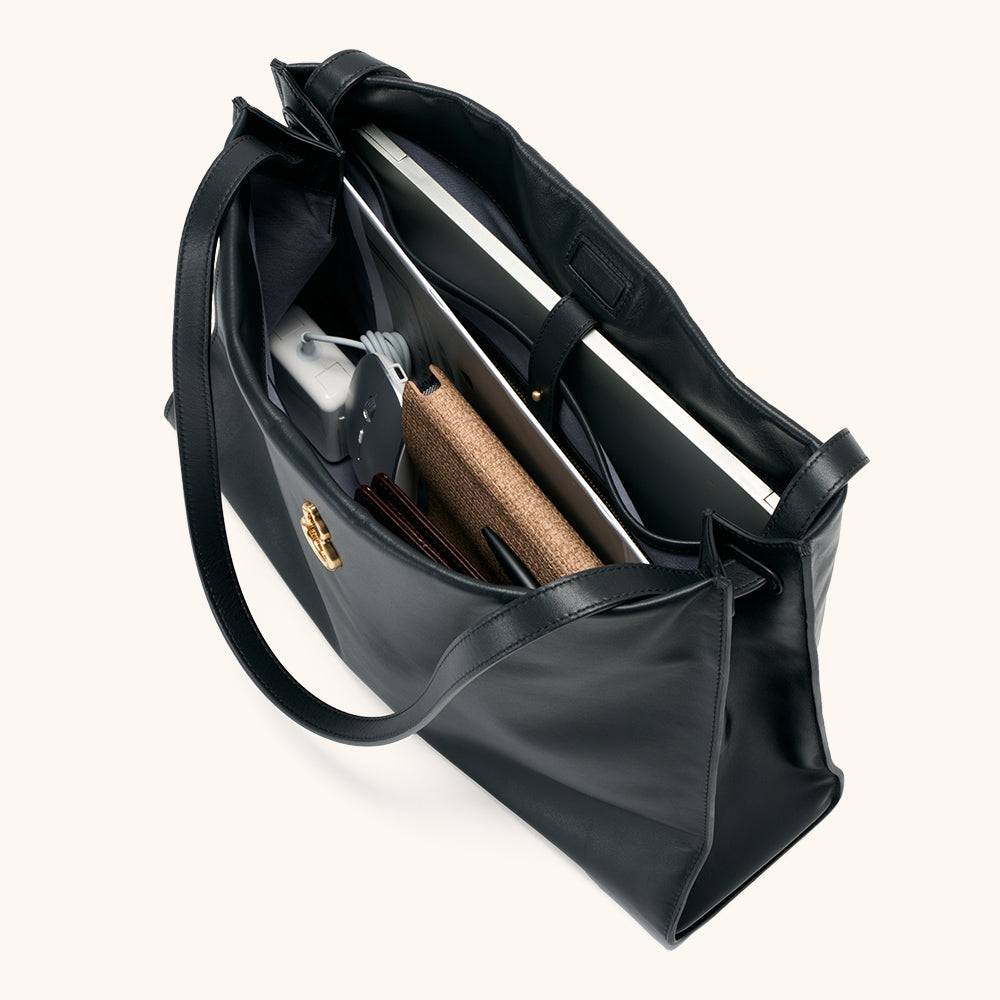 Side View of the Bampo Large Land Tote13