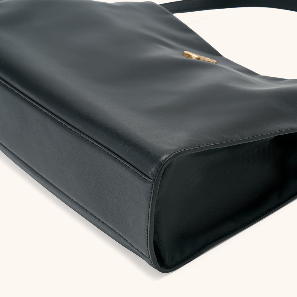 Side View of the Bampo Large Land Tote14