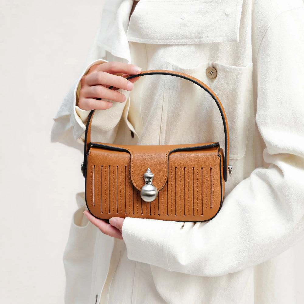 Bampo Latch Boxy Bag on Model 1