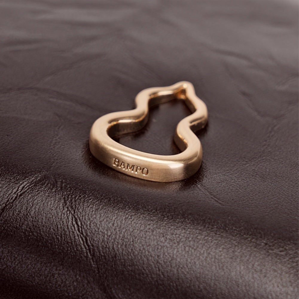 Hulu Hardware of the Bampo Medium Land Tote (Texture Version)