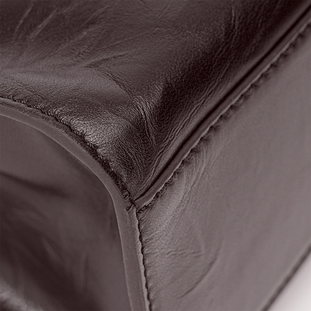 Details of the Bampo Medium Land Tote (Texture Version)