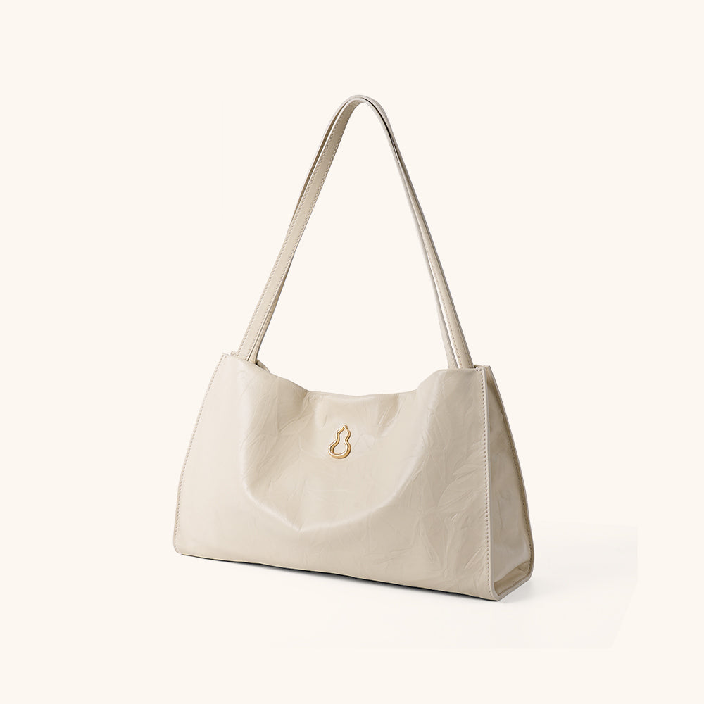 Side View of the Bampo Medium Land Tote (Texture Version)