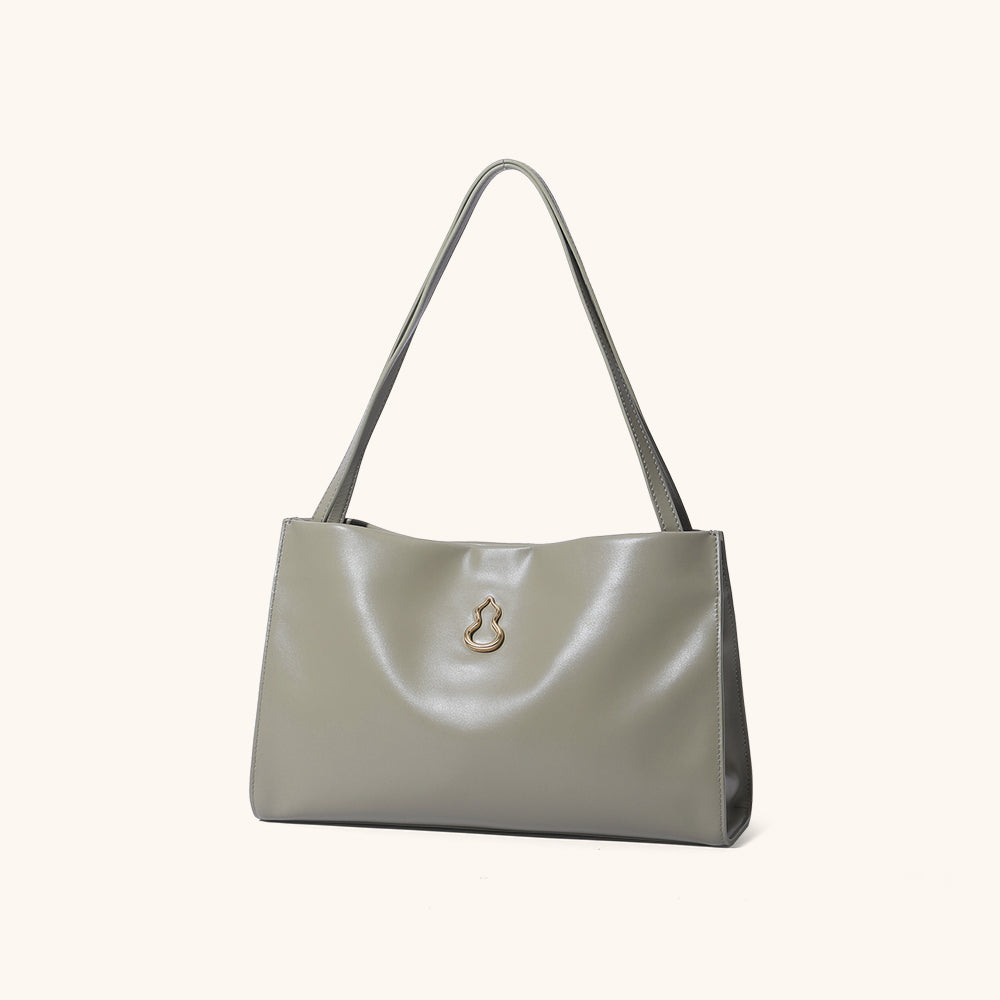 Side View of the Bampo Medium Land Tote