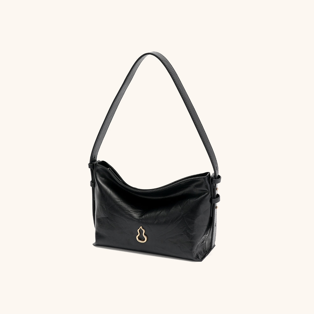 Side View of the Bampo Small Flow Hobo#color_glossy-black