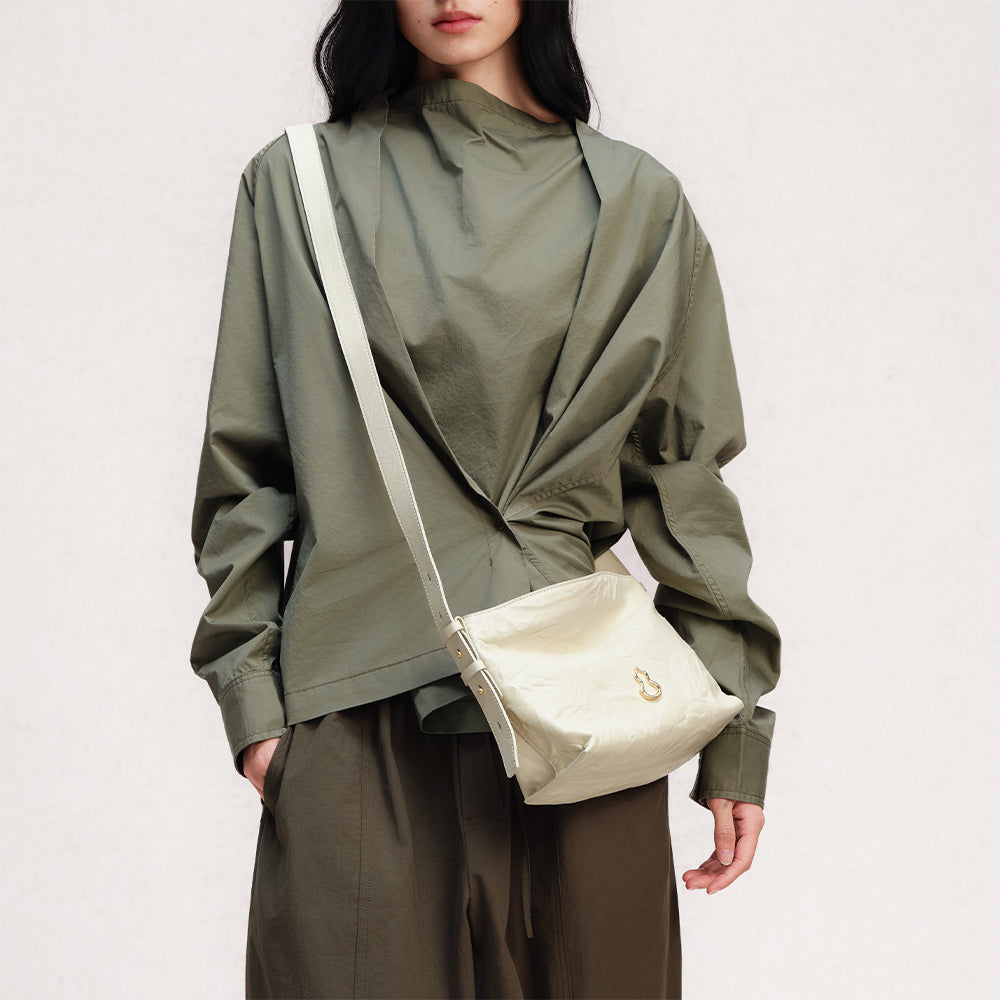 Bampo Small Flow Hobo on Model 7