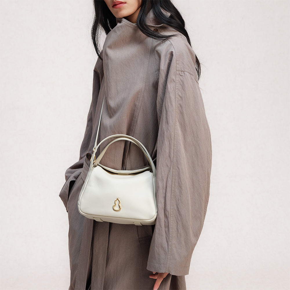 Bampo Small Harmony Tote on Model 8