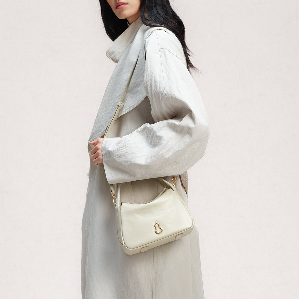 Bampo Small Harmony Tote (Texture Version) on Model 7