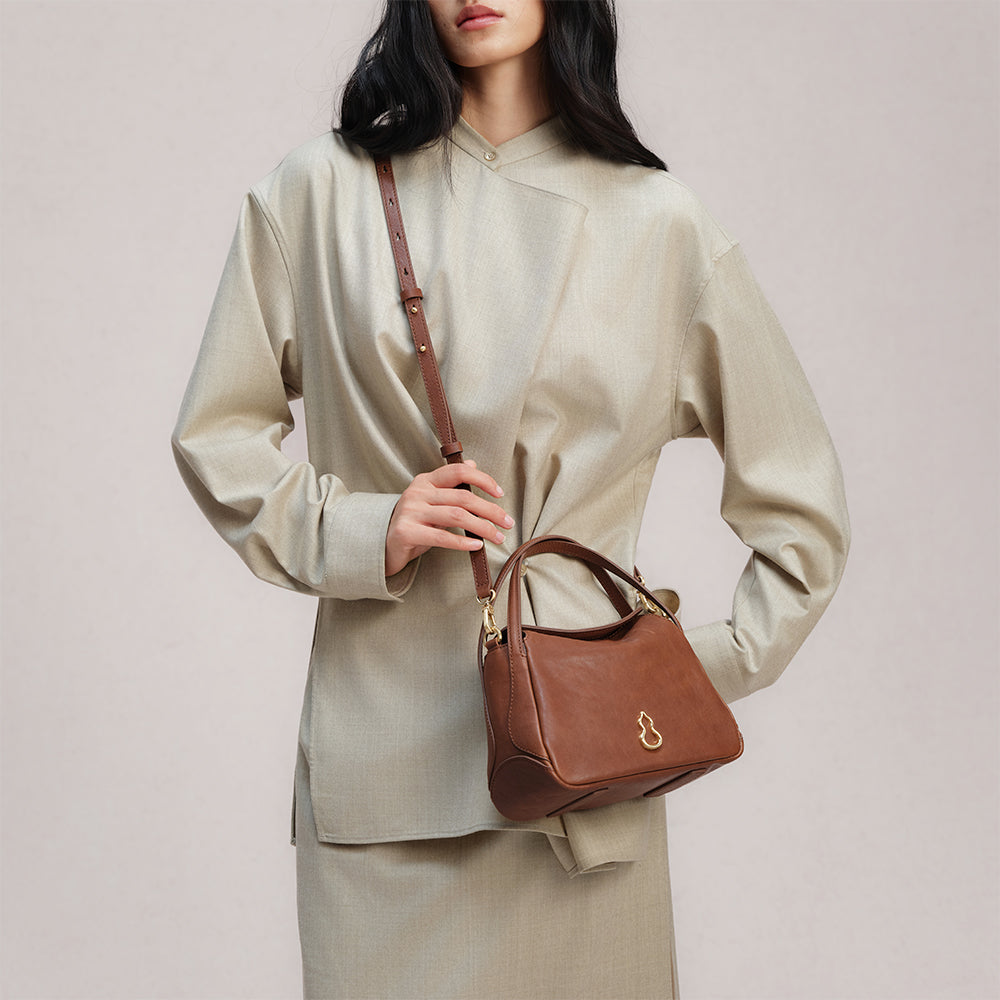 Bampo Small Harmony Tote (Vegetable Tanned) on Model 7