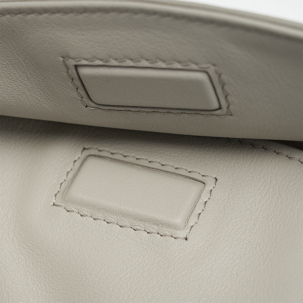 Magnetic snap closure of the Bampo Small Harmony Tote