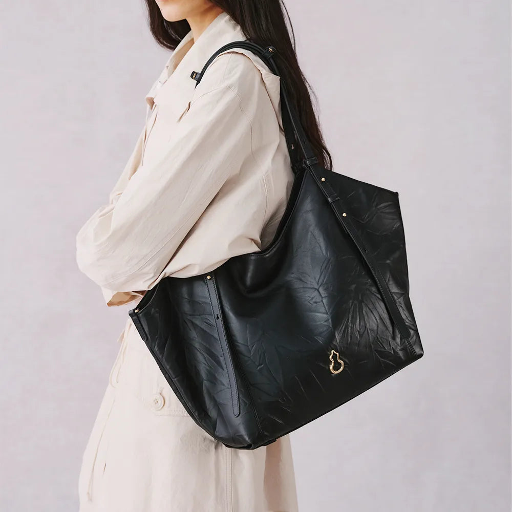 Fulfill Ease Dong Hand-Crinkled Tote