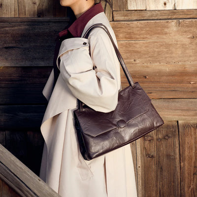 Swale Messenger Bag (Petal Buckle)