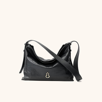 Medium Flow Hobo (Dong Hand-Crinkled Texture)