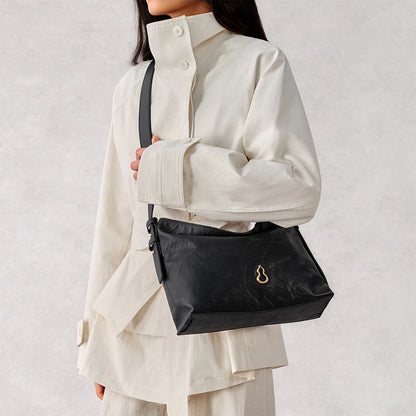 Medium Flow Hobo (Dong Hand-Crinkled Texture)