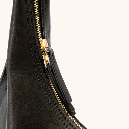 Large Flow Crescent Bag (Vegetable-Tanned)