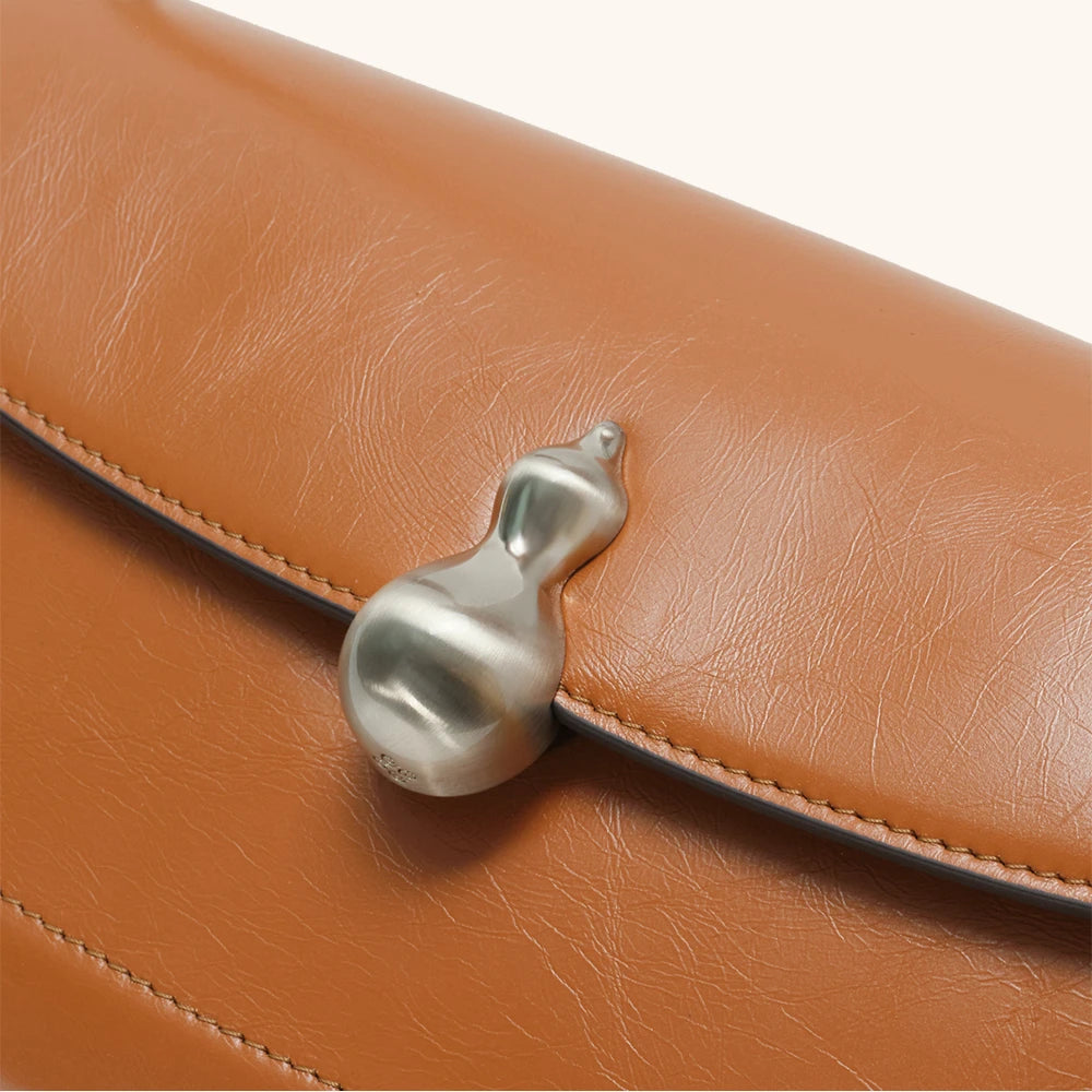 Latch Weeble Satchel