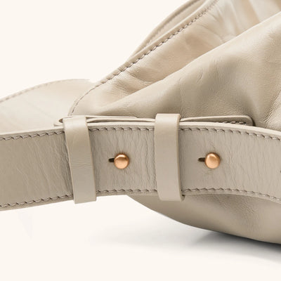 Medium Flow Hobo (Dong Hand-Crinkled Texture)