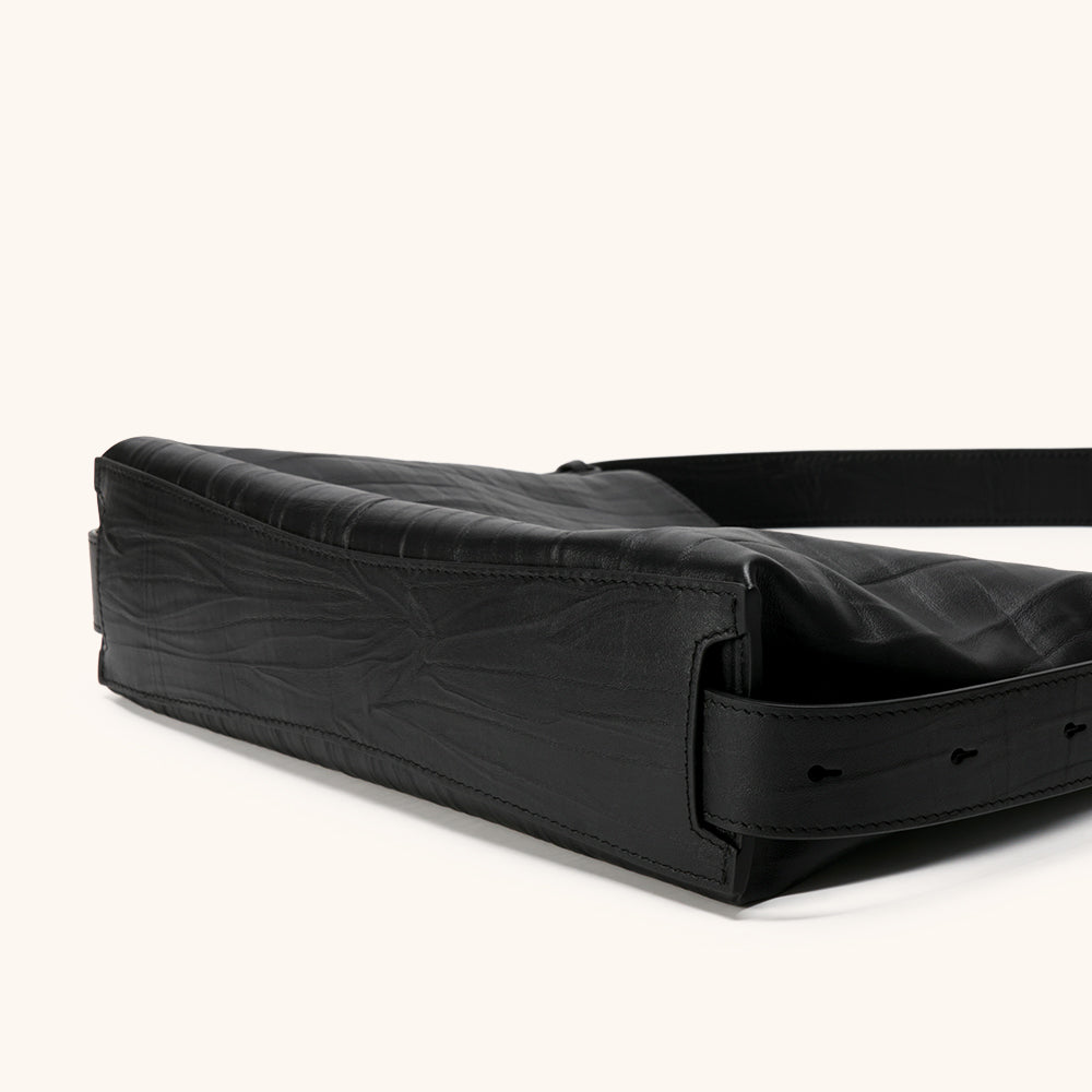 Medium Flow Hobo (Dong Grid Embossed)