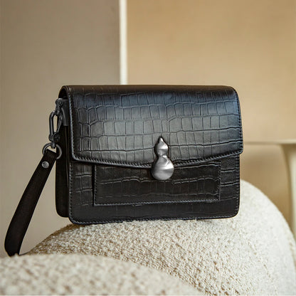 Latch Organizer Purse