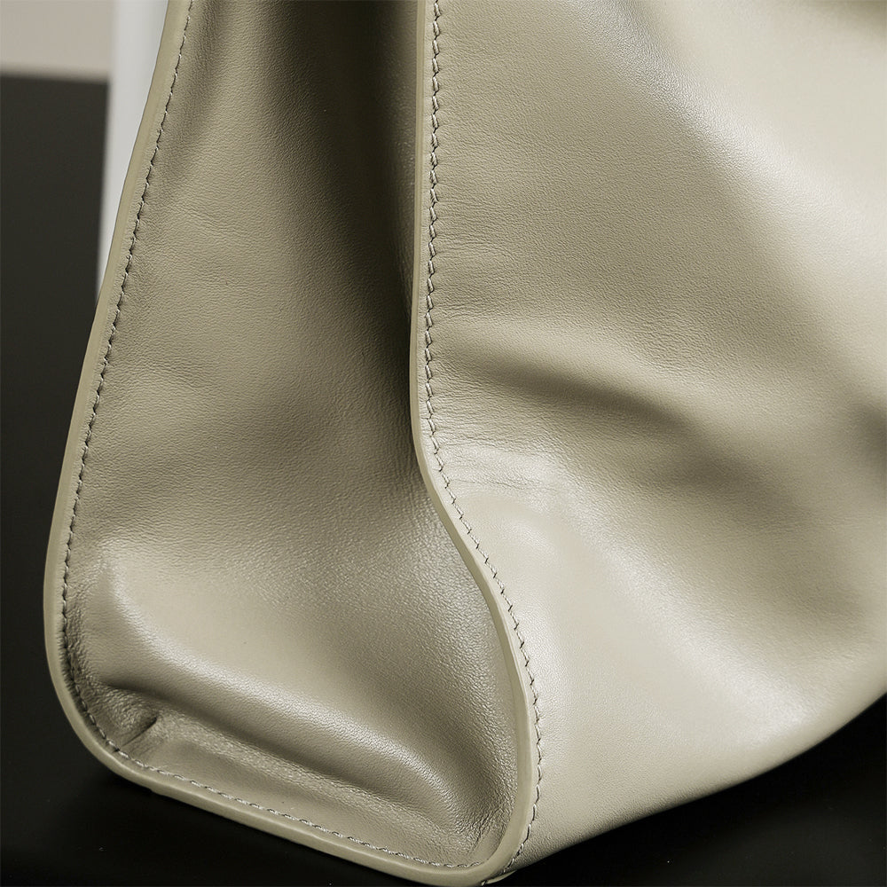 Medium Flow Tote
