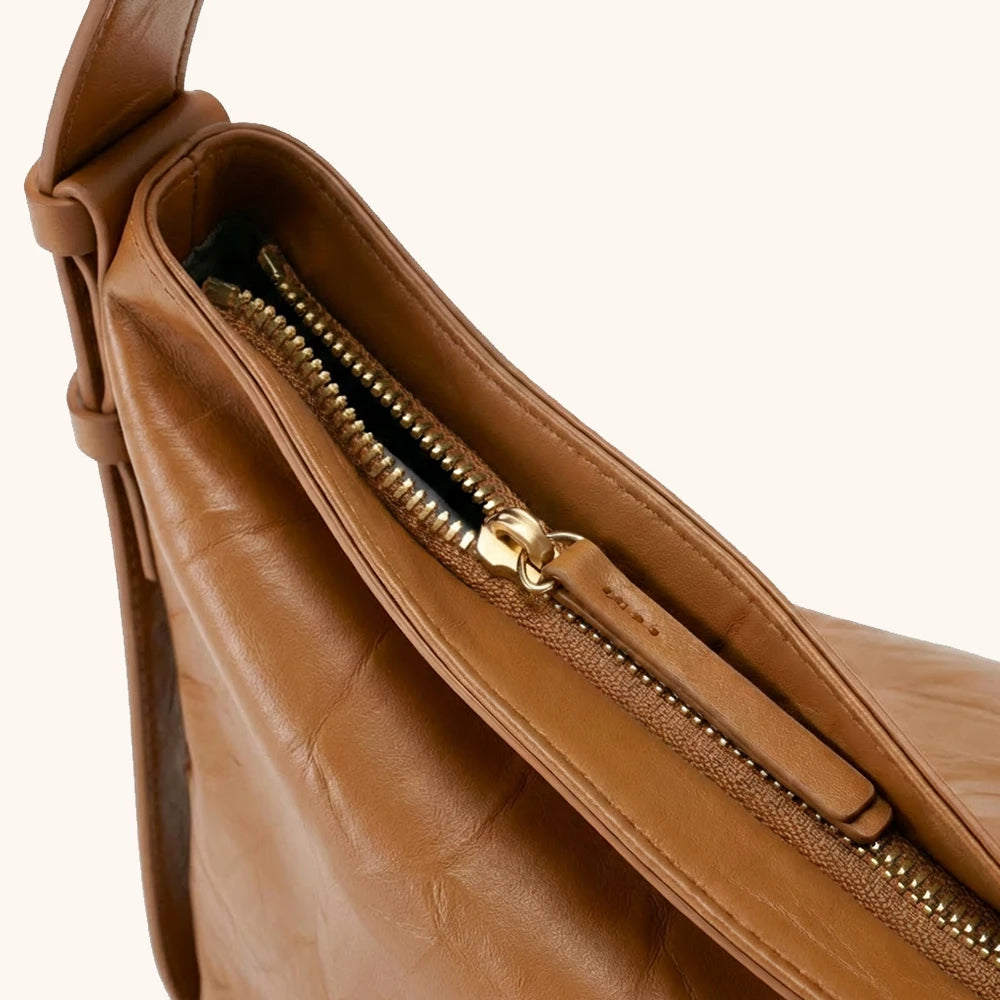 Medium Flow Hobo (Dong Hand-Crinkled Texture)