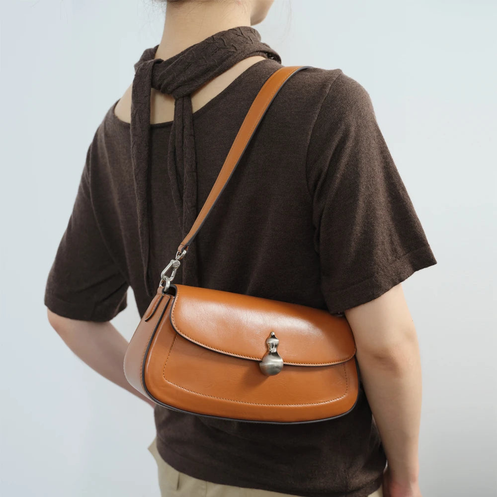Latch Weeble Satchel