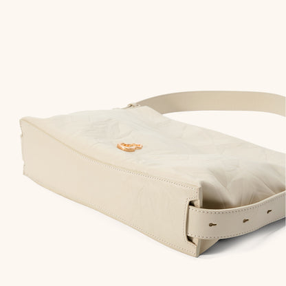 Medium Flow Hobo (Dong Hand-Crinkled Texture)