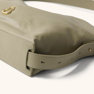 Medium Flow Hobo (Dong Hand-Crinkled Texture)