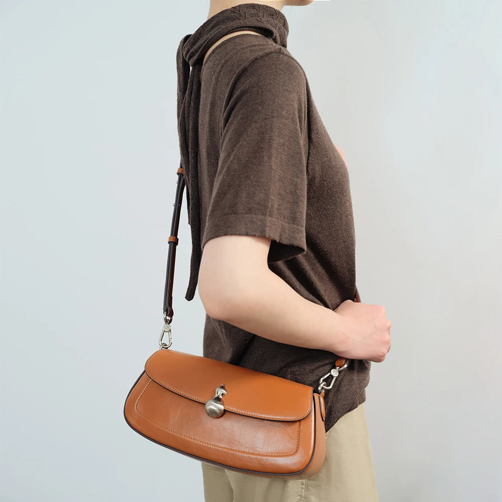 Latch Weeble Satchel
